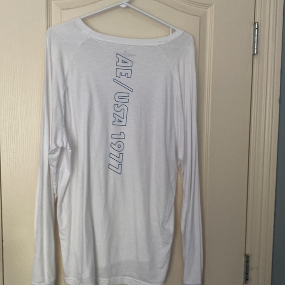 AMERICAN EAGLE Super Soft Long-Sleeve Graphic T-Shirt - Picture 2 of 3